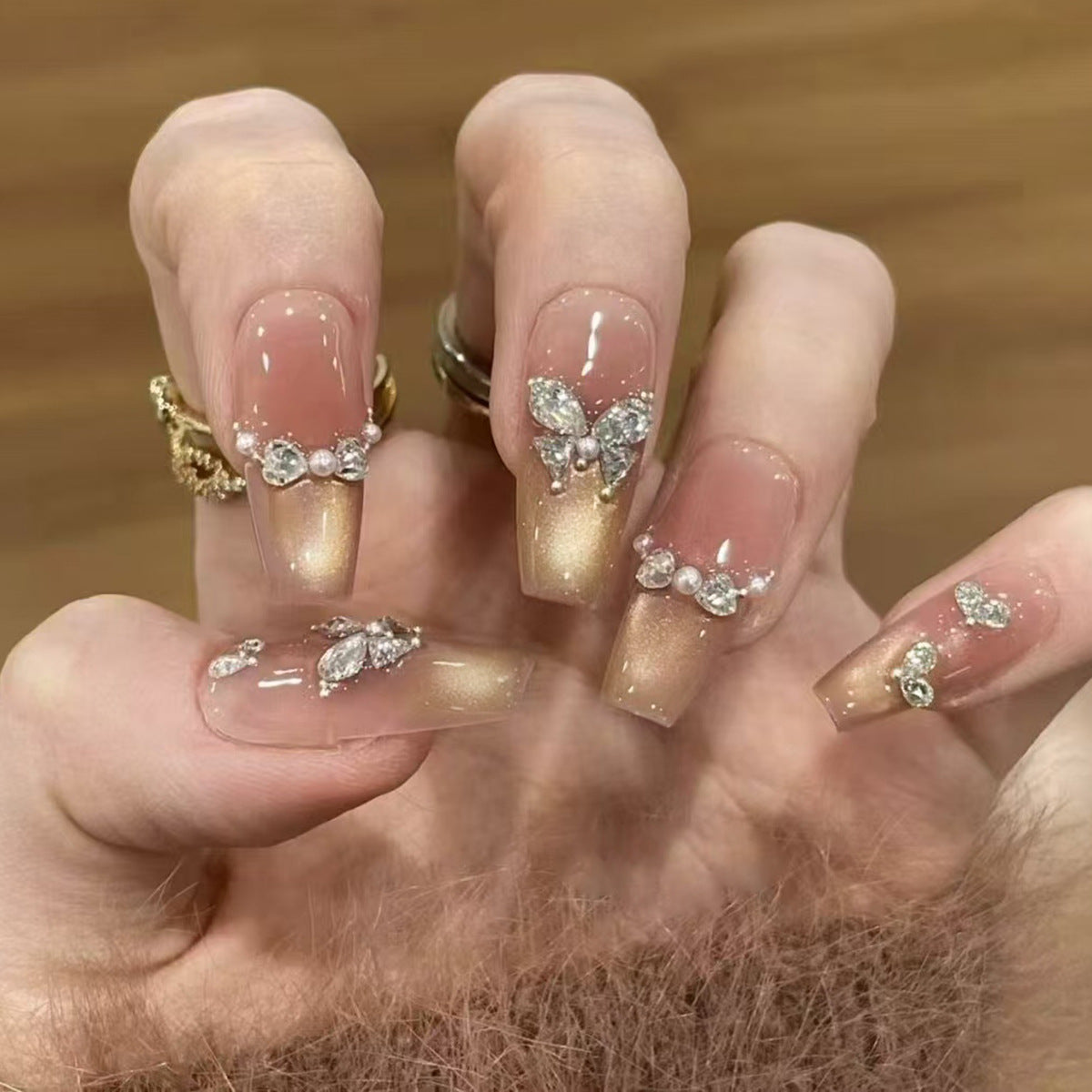 Handmade 10 PCs Nail Set- HM251