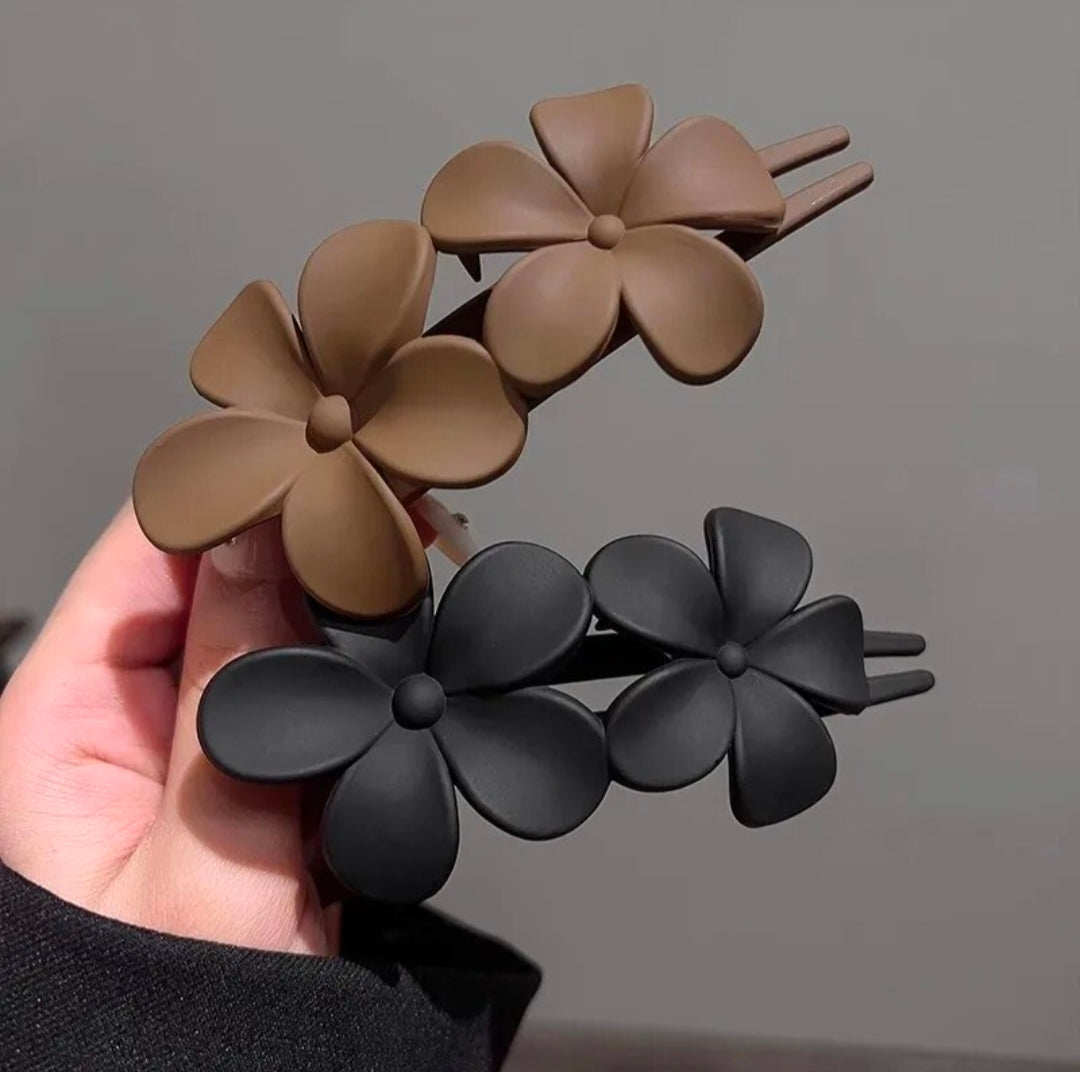 [Clearance] - Frosted double Flower Hair Clip - H1139