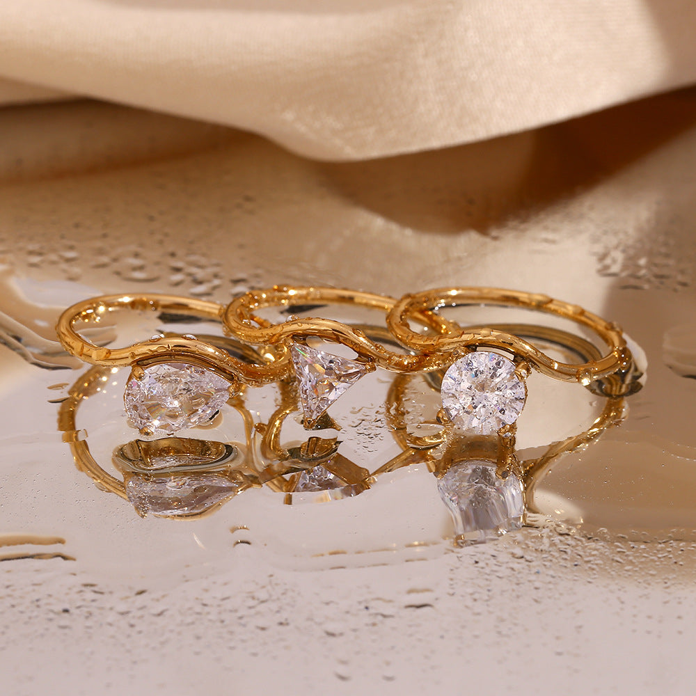 Luxury Zircon Wave Ring- 18k Gold Plated