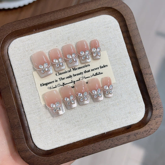 Handmade 10 PCs Nail Set- LF572
