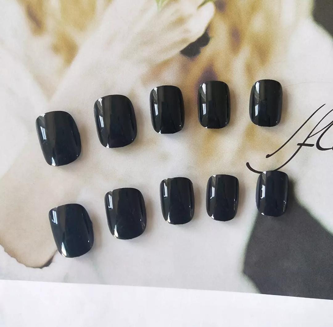 SS20- Black